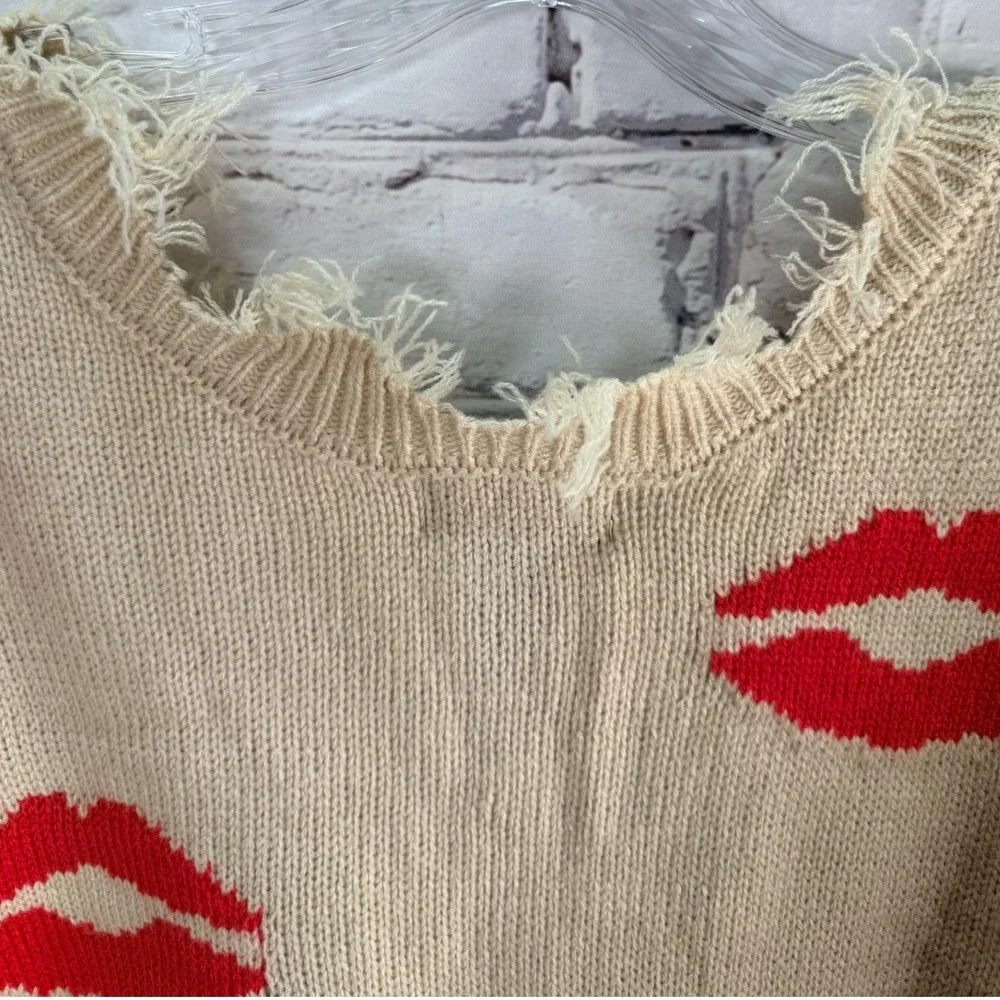 Just Polly V-Neck Sweater Women's Medium Beige Red Lips Print Fringed Grunge Top - Picture 4 of 7